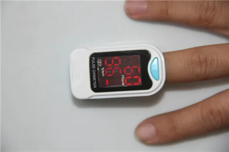 пульсоксиметр fingertip cn014. Finger out на пульсоксиметр перевод. Finger out на пульсоксиметре что. пульсометр на палец fingertip pulse oximeter. пульсоксиметр для измерения пульса и кислорода в крови.