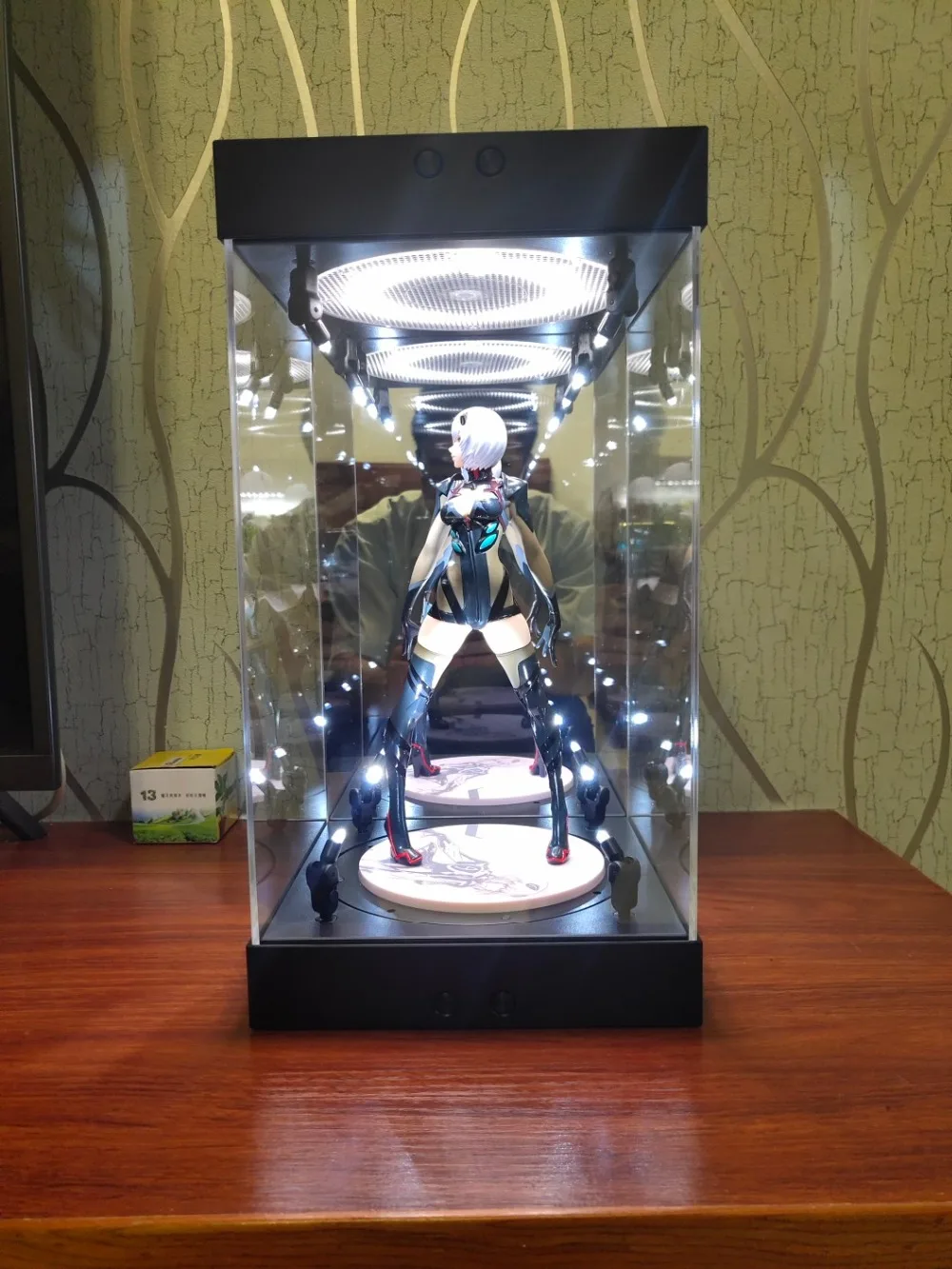 Tall 50w Rotating LED 12" Figures Model Die cast Display Case with Lighting for