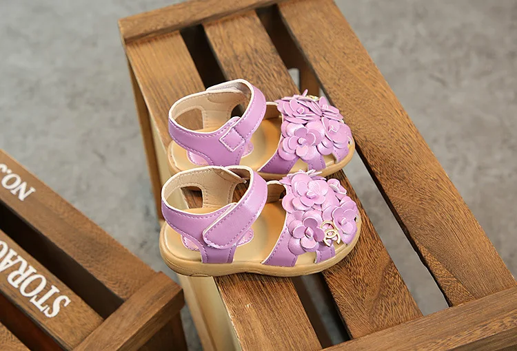 Летние новые модные детские сандалии с цветочным принтом baotou дышащие пляжные туфли для девочек размер 21-30