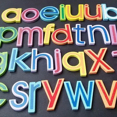 Деревянные 26 букв алфавита магниты на холодильник детские развивающие Обучающие наклейки декоративная доска на холодильник домашний декор - Цвет: Цвет: желтый