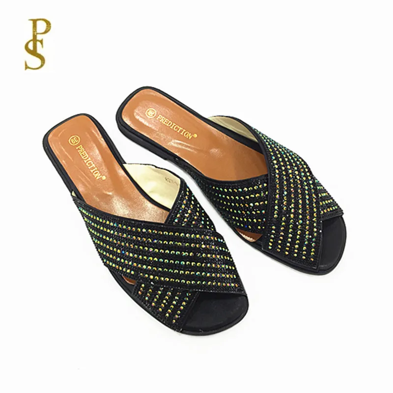 

Shoes with shiny rhinestones Girls' flat shoes and slippers