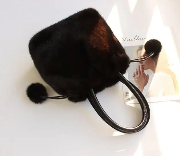 Рисунок 4 - Сумка-мессенджер женская из натурального меха норки