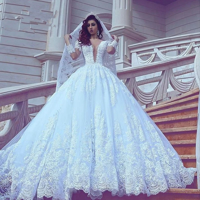 

2018 Modest Long-Sleeves Wedding Gowns Court Train V-neck Ball Gown Lace Appliques Long Vestido Custom Made vestidos verano