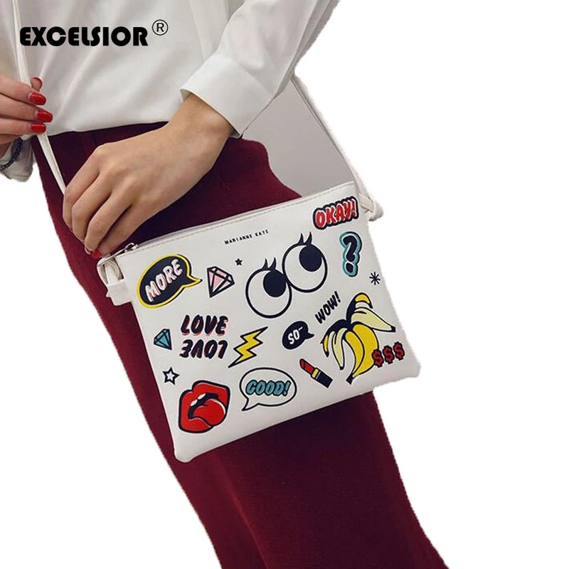 Граффити клатч. Сумка pinko graffiti black. Надпись клатч кс. Кастом сумки граффити. Надпись клатч кс.