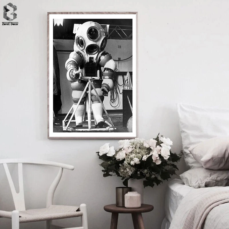 

Vintage Astronaut Posters And Prints Monochrome Canvas Wall Art Painting Wall Picture For Living Room Decoration