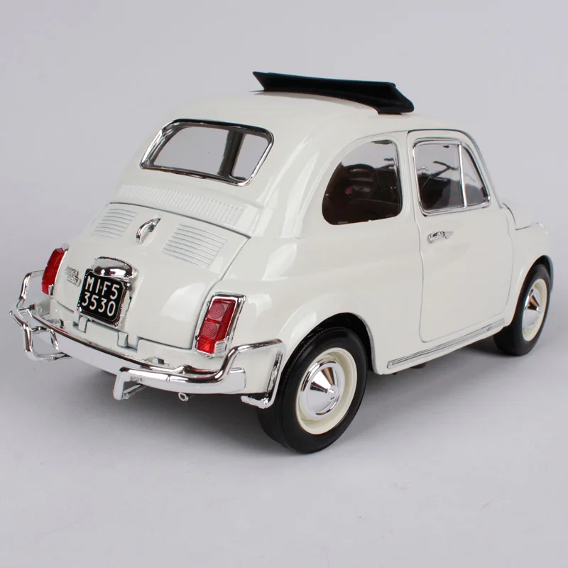 Bburago 1:18 1968 fiat 500l белый винтажный автомобиль под давлением открытые двери классическая модель автомобиля версия для автомобиля для детей Коллекционирование игрушек