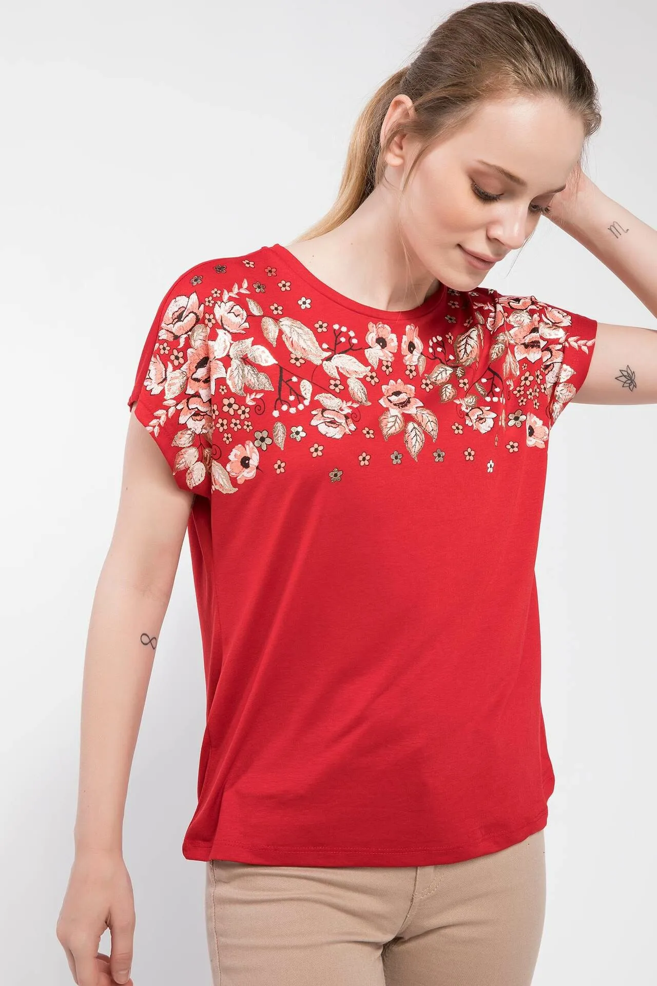 

DeFacto Casual Floral Prints Red Woman Summer T-Shirts Knitted Short Sleeve Female Top Tees Cotton T-Shirt I9928AZ18HSRD70