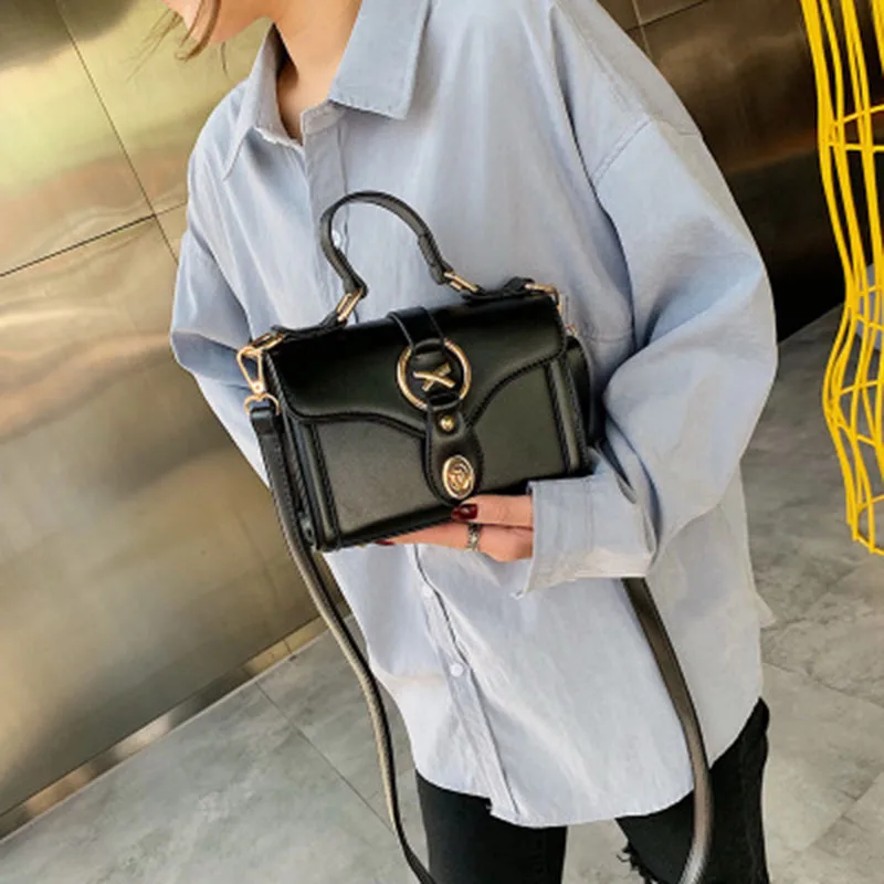 

2019 explosion models texture lock chain fashion wild shoulder diagonal package multi-function simple elegant small square bag