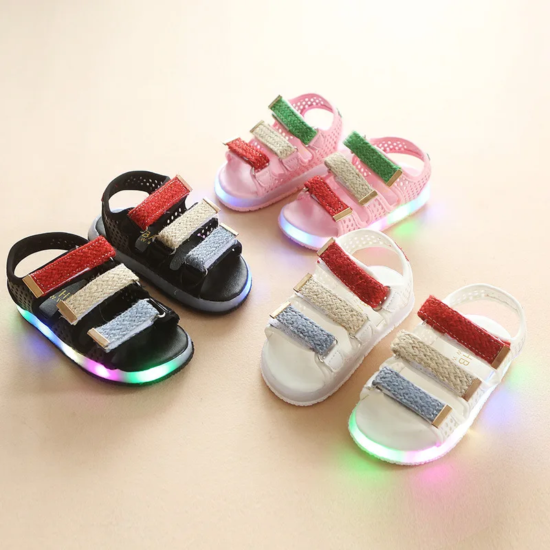 2018 Европейский светодиодный подсветкой унисекс для мальчиков и девочек обувь мода крюк и петля детская обувь высокого качества сверкающих