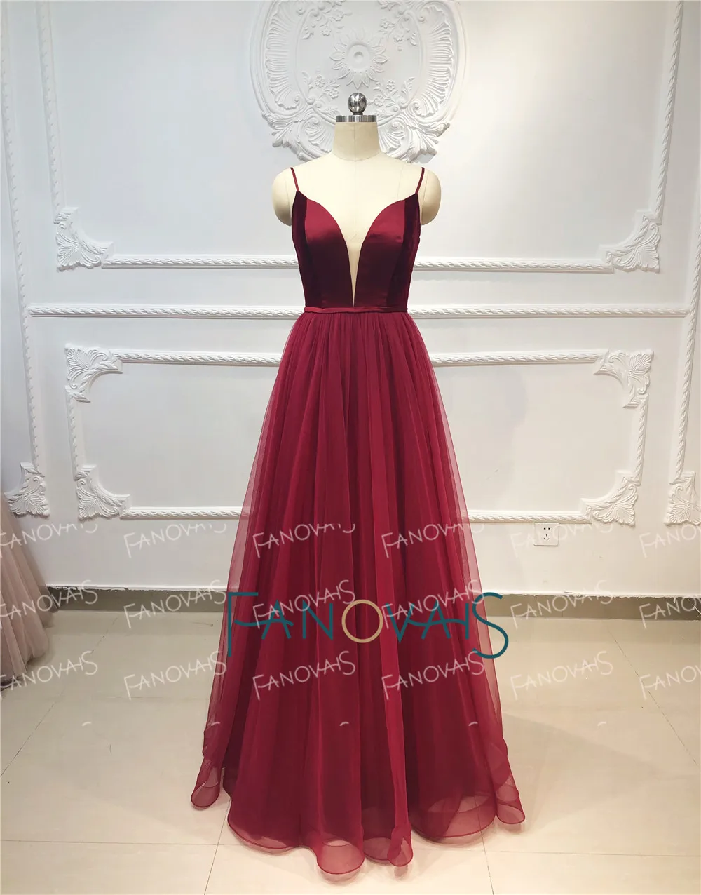 Burgundy Evening Dresses Long Straps V Neck Tulle Velvet A-Line Lace Up Back Evening Gown Prom Dress Robe de Soiree NE58