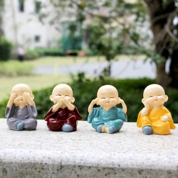 

2019 new Figurine Dolls Anime Action Figure Terrarium Miniatures Micro Fairy Garden Landscape Home Garden Decorations