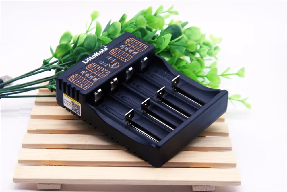LiitoKala Lii-402 18650 Battery Charger For 26650 16340 RCR123 14500 LiFePO4 1.2V Ni-MH Ni-Cd Rechareable Battery lii402 LiitoKala Lii-402 18650 Battery Charger For 26650 16340 RCR123 14500 LiFePO4 1.2V Ni-MH Ni-Cd Rechareable Battery lii402