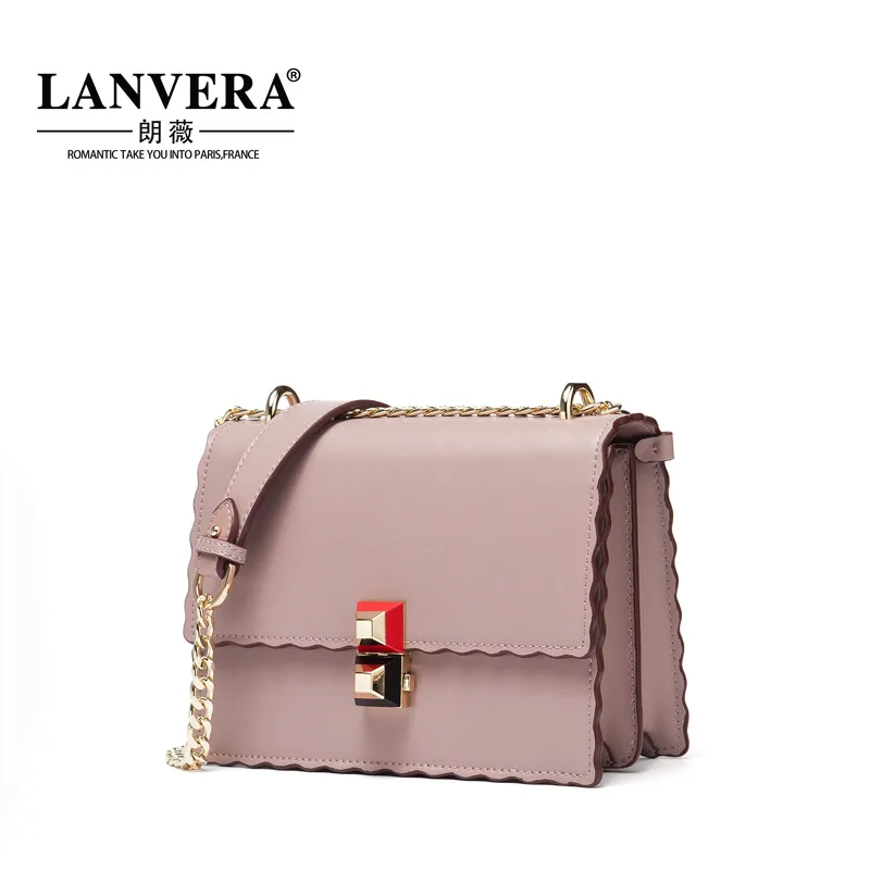 

European and American style metal chain, single shoulder and small square bag.