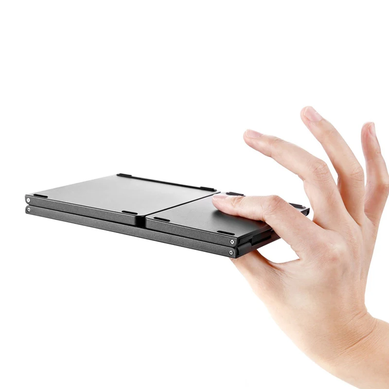 12 Folding keyboard for iPad