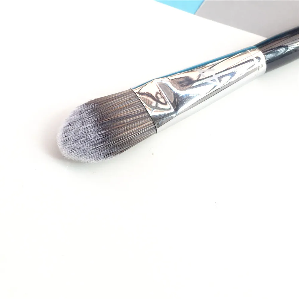 Bd beauty PRO кисть для основы #47 Classic Paddle / Angled Cream Жидкая основа выделения Beauty