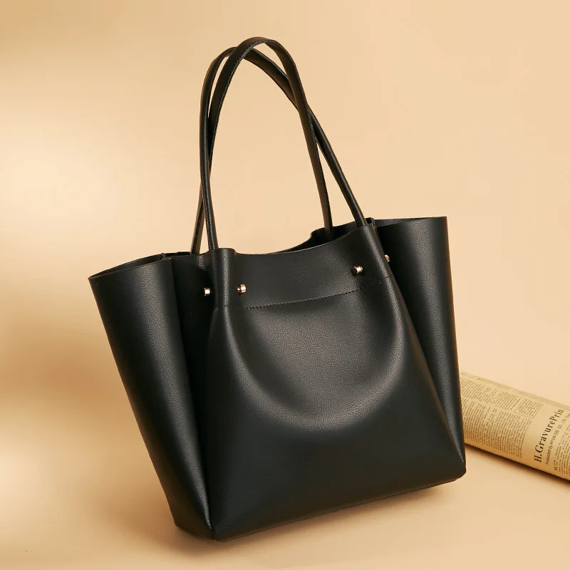 2018 new shoulder bag female Europe and America large capacity ladies bag retro fashion black bag free shipping
