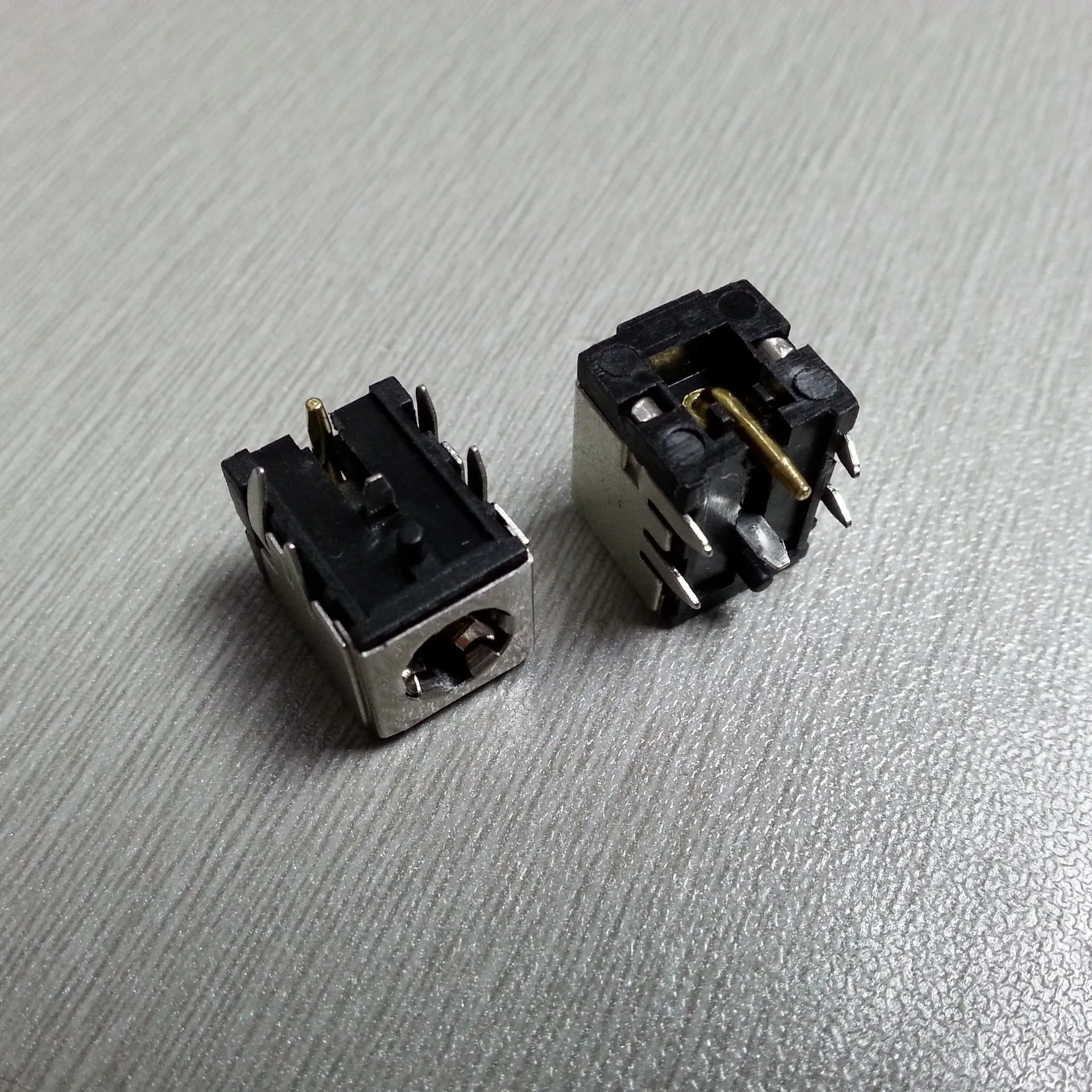 

2Pcs High Current DC Charging Power Outlet DC-007B 5.5x2.1mm 5.5x2.5mm Bracket Copper For Laptop Power Socket