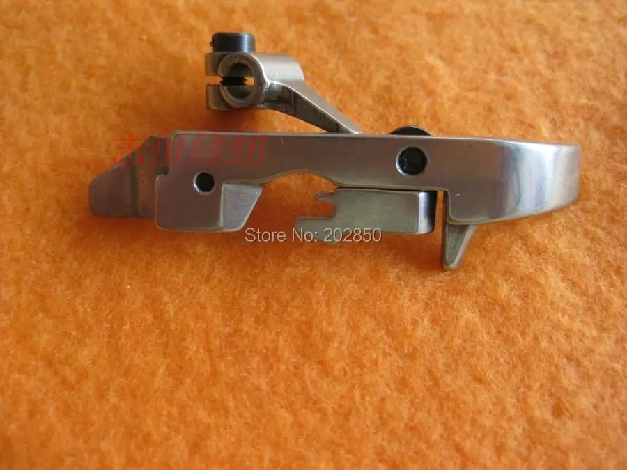 Industrial Overlock Sewing Machine Presser Foot,Narrow,For Siruba 747 Or Pegasus 700 Four Thread Type, To Sew Zippers,2PCS/Lot