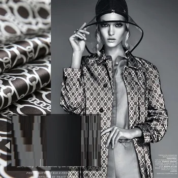 

Paris elegant coffee fashion luxury light chains 19 momme heavy sense printing real silk fabric