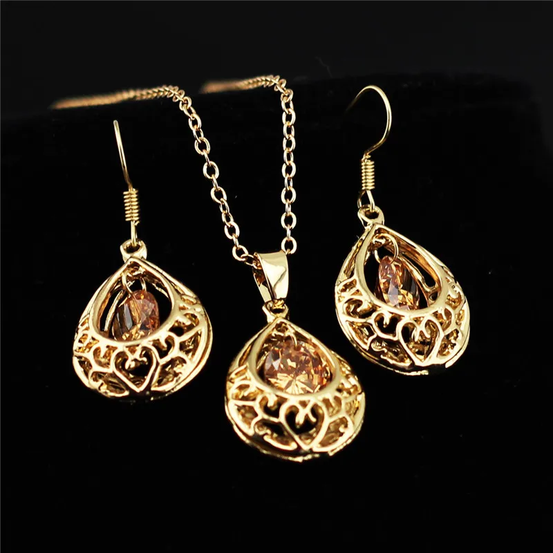 

Utimtree Vintage Gold Dubai Jewelry Sets for Wedding Hollow Out Water Drop Shape Statement Earrings Necklace Jewelry Set Women