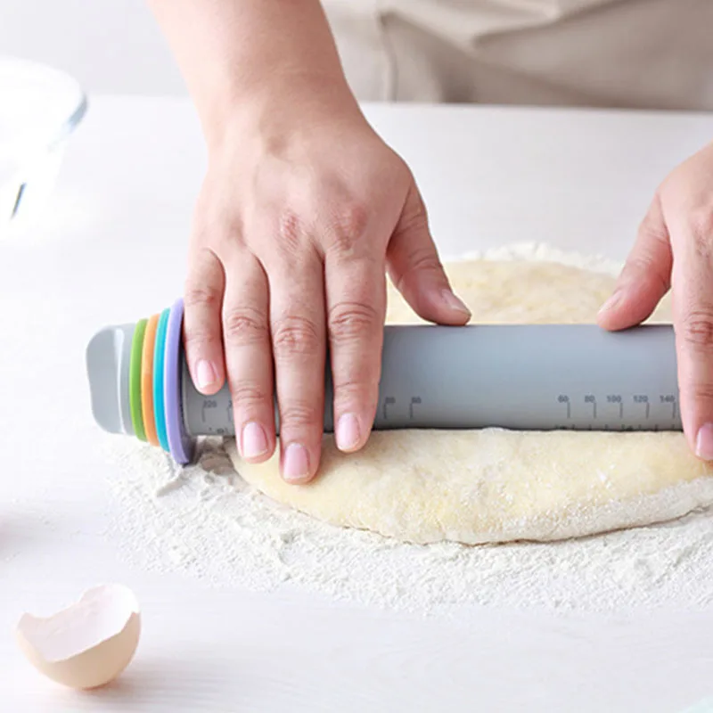 rolos de cozinha e tábuas