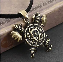 LM-N187 Vintage Mundo de Juego Collar Orco insignia Colgante simple Aleación de Bronce de La Joyería