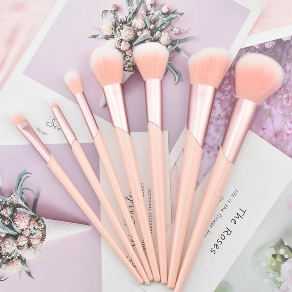 

7Pcs Makeup Brushes Set Multifunctional Cosmetic Concealer Brushes Portable Eyeshadow Lips Make Up Brush Pink Cosmetic Tool