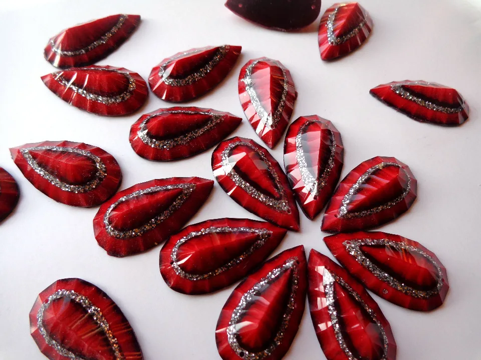30pcs New Fashion Style Red Sew on Rhinestones Resin Crystals Water Drop Shape 1630mm Flatback 2 Holes Big Gem Stone