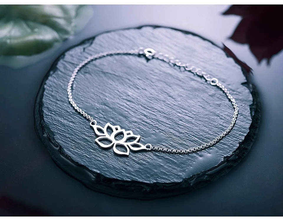 LFJG0009-Hollow-out-Lotus-Flower-Bracelet_04