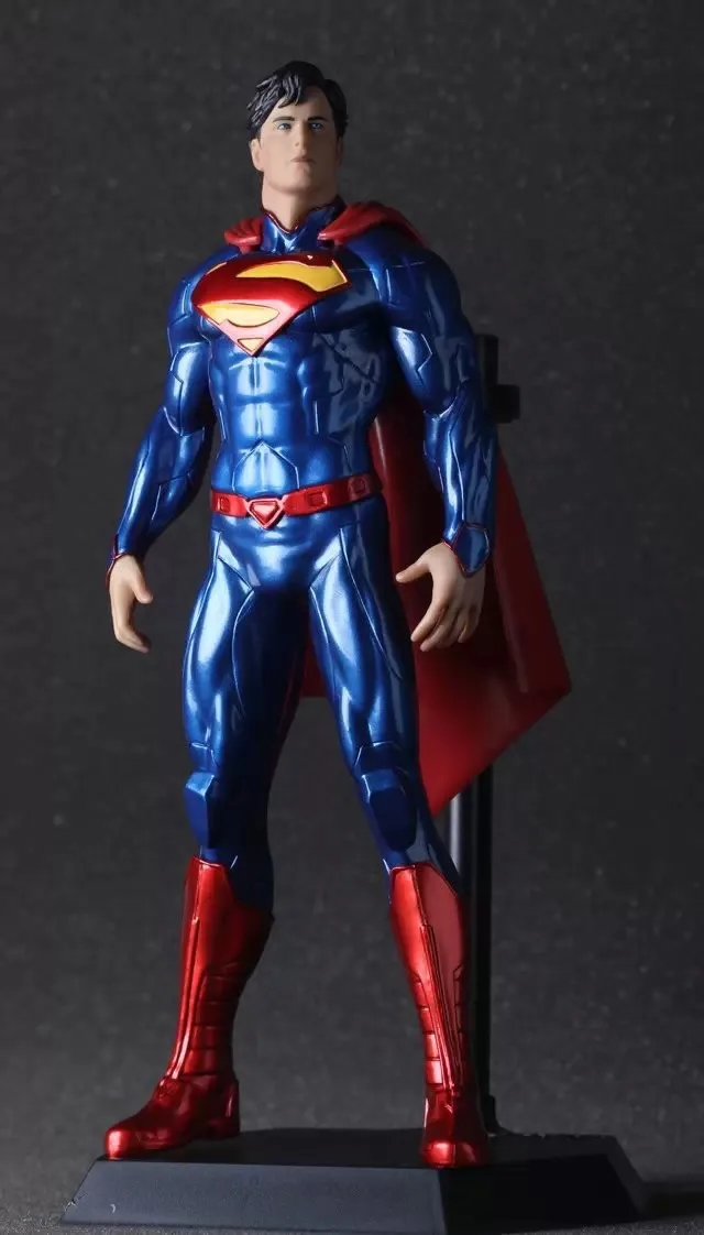Justice League vs. Avengers Toy Figures - Super Comics Online 2
