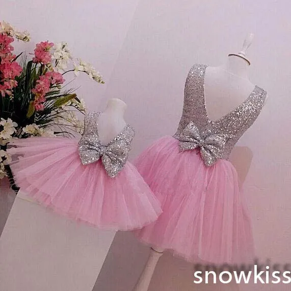 Блестящее розовое фатиновое бальное платье до колена с серебряными блестками, праздничные платья для маленьких девочек на день рождения платье для мамы и дочки с большим бантом
