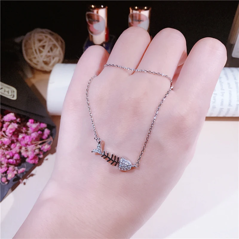 

2018 Natural Simple S925 Sterling Silver Personality Bone Necklace Micro-encrusted Clavicle Chain Personality Fashion Summer
