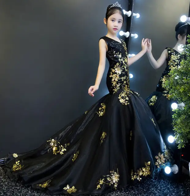 black and gold girl outfits