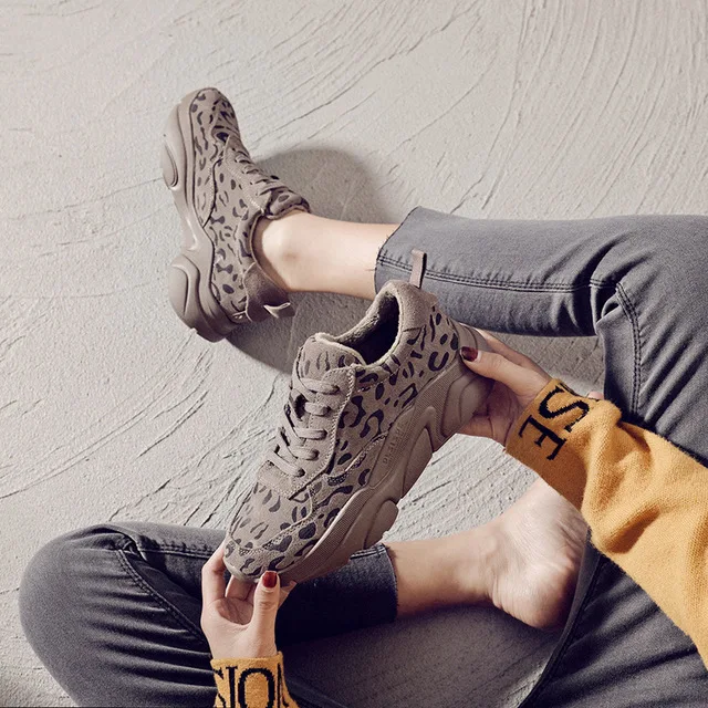 

Autumn and winter new 2018 Korean version of the trend leopard element thick-soled casual shoes..
