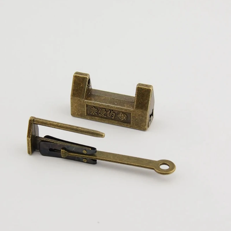 Vintage Antique Iron Chinese Old Lock Retro Brass Padlock Jewelry Wooden Box Padlock Lock for Suitcase Drawer Cabinet + Key 1