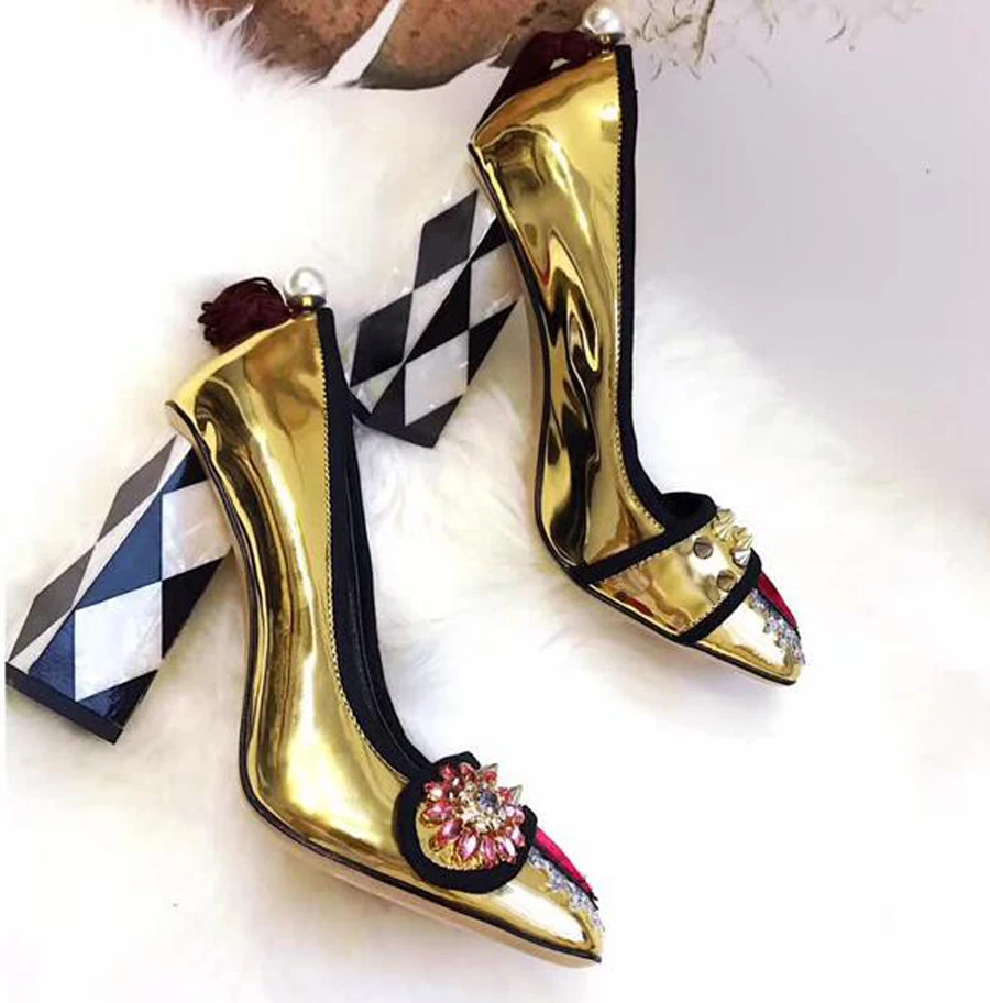 Stylesowner/женские Вечерние туфли на высоком массивном каблуке черного и белого цвета; запонка заклепка украшение из бахромы; женская обувь; Уличная обувь с красным сердцем в стиле пэчворк