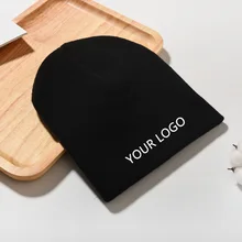 O chapéu feito malha do inverno do logotipo do custome do oem 2020 com seu logotipo 10 pces do bordado misturou a cor pode escolher