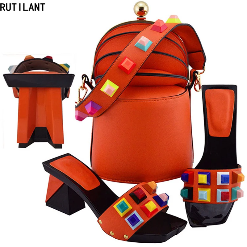 

New Arrival African Women Matching Italian Shoes and Bag Set Italian Ladies Shoe and Bag Set Decorated with Rivet Party Pumps