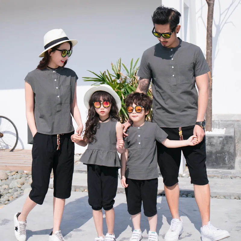 

Summer Family Look Cotton Linen T-Shirt+pants Suit Family Matching Outfits Dad Mom Son Daughter Clothes Fashion Button Sets B49