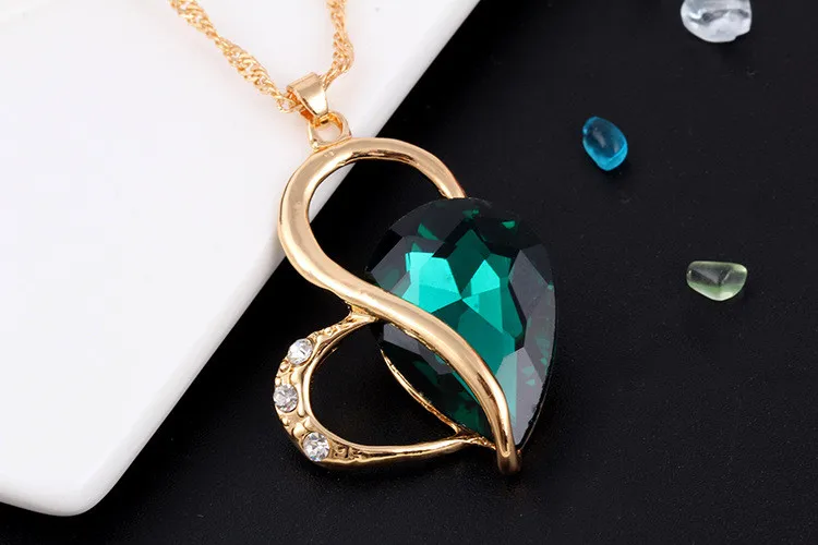 2494914251_793437558