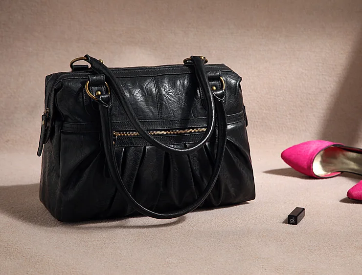 accessorize messenger bag