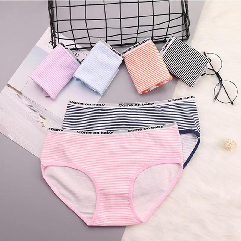 Girls stried panties