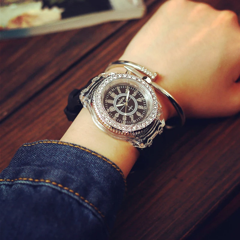 Luminous LED Children Watches Silicone Rubber Quartz Woman Man Wristwatch Glowing in the dark Bracelet Casual Clock for Kids