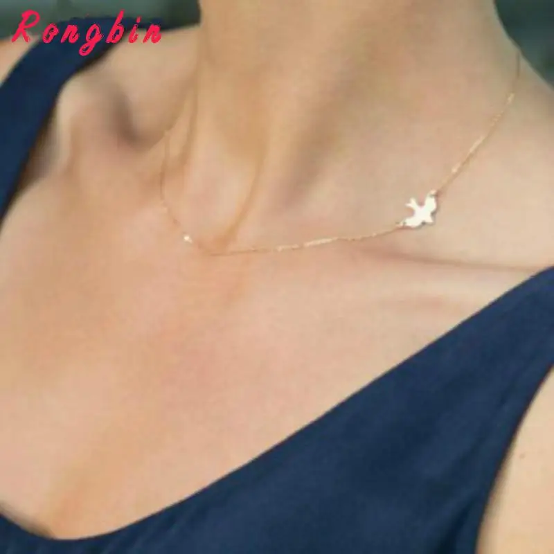 

2017 Hot sale Simple Fashion Gold Female short clavicle chain necklace Delicate Gold bird Necklace / Dove Necklace