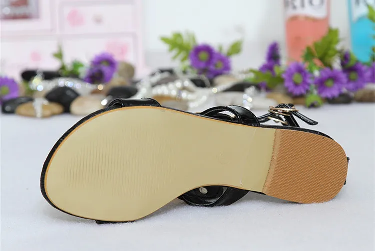 XingDeng/Дизайнерские летние босоножки на плоской подошве с золотыми крылышками и ремешками на лодыжках для девушек; женские пикантные вечерние модельные туфли из искусственной кожи