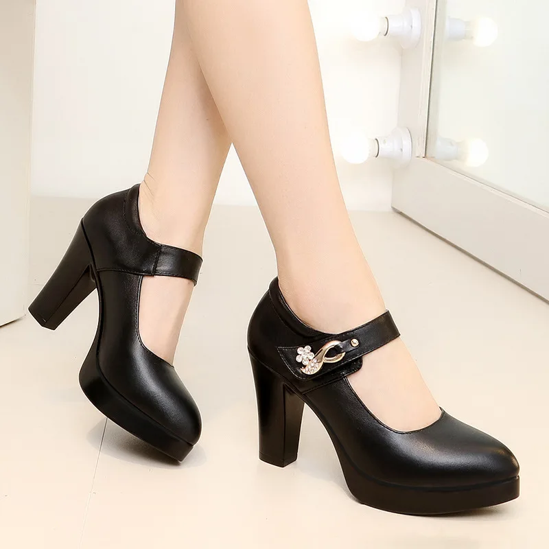 Economici Donne nero punta rotonda degli alti talloni delle pompe della piattaforma talloni delle donne di modo scarpe scarpe comode