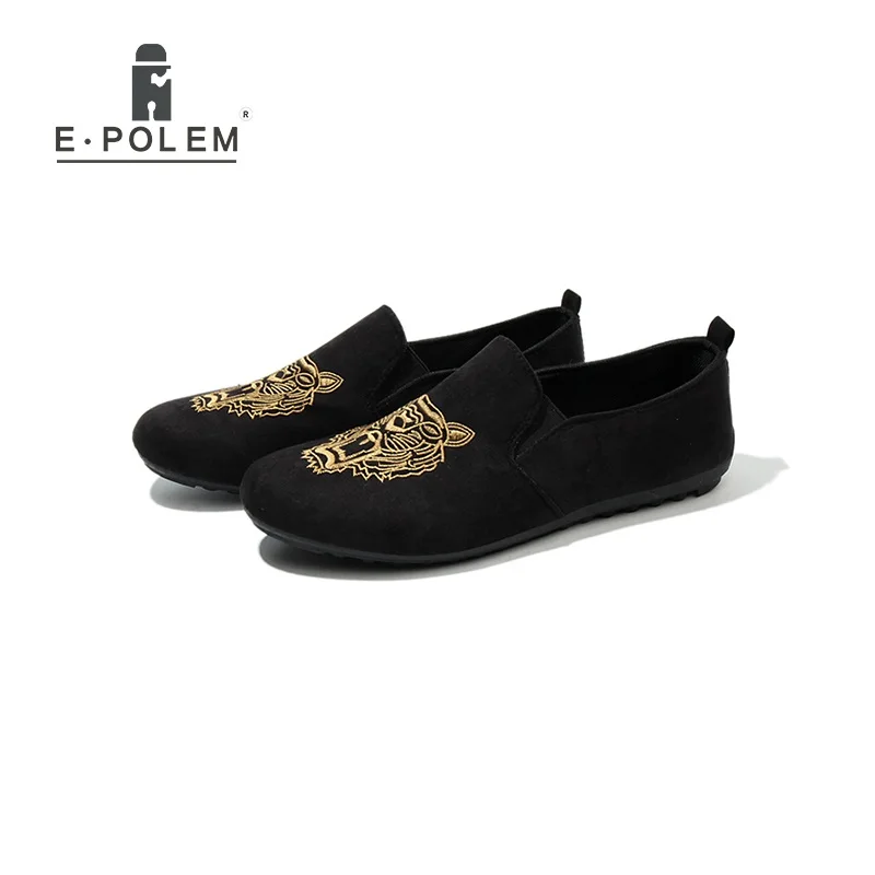

Fashion Men Casual Loafers Shoes Summer Soft Slip On Moccasins Golden Tiger Embroidery Soft Men Flats Gommino Shoes Black Grey