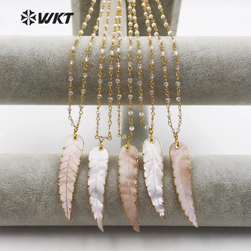 

WT-JN034 Bohemia Style Dainty Big Feather Shape Natural Sea Shell With Gold Trim Pendant 18 Inch Crystal Rosary Chain Necklace