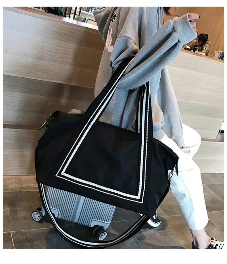 Женская Полосатая дорожная сумка, прочная водонепроницаемая нейлоновая большая дорожная сумка, сумка для переноски багажа, сумка на плечо для женщин XA748WB