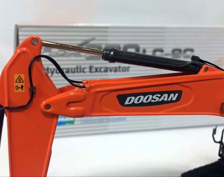 Редкая литая под давлением модель игрушки украшения 1:50 Doosan DX380LC-9C гидравлические Экскаватор строительная техника игрушка для коллекции, подарок